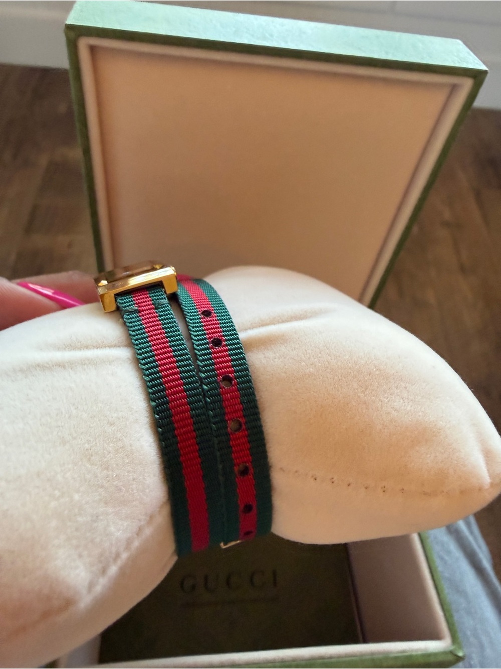 Vintage Gucci 100% authentic Skinny Wrap Watch. Never Worn! - Picture 3 of 7